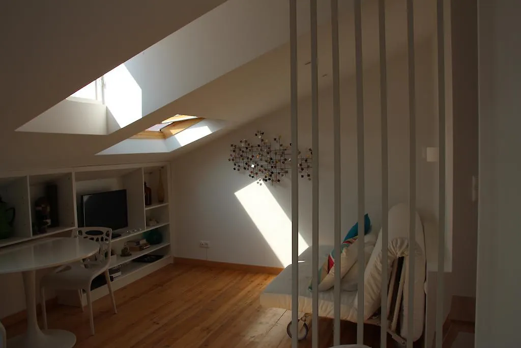 Largo Trigueiros Light-Filled Loft Apartment Lisbon Portugal