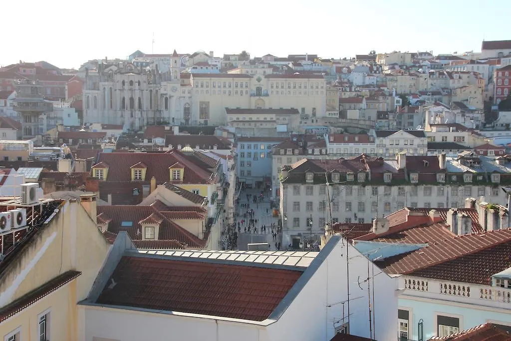 Largo Trigueiros Light-Filled Loft Apartment Lisbon Portugal