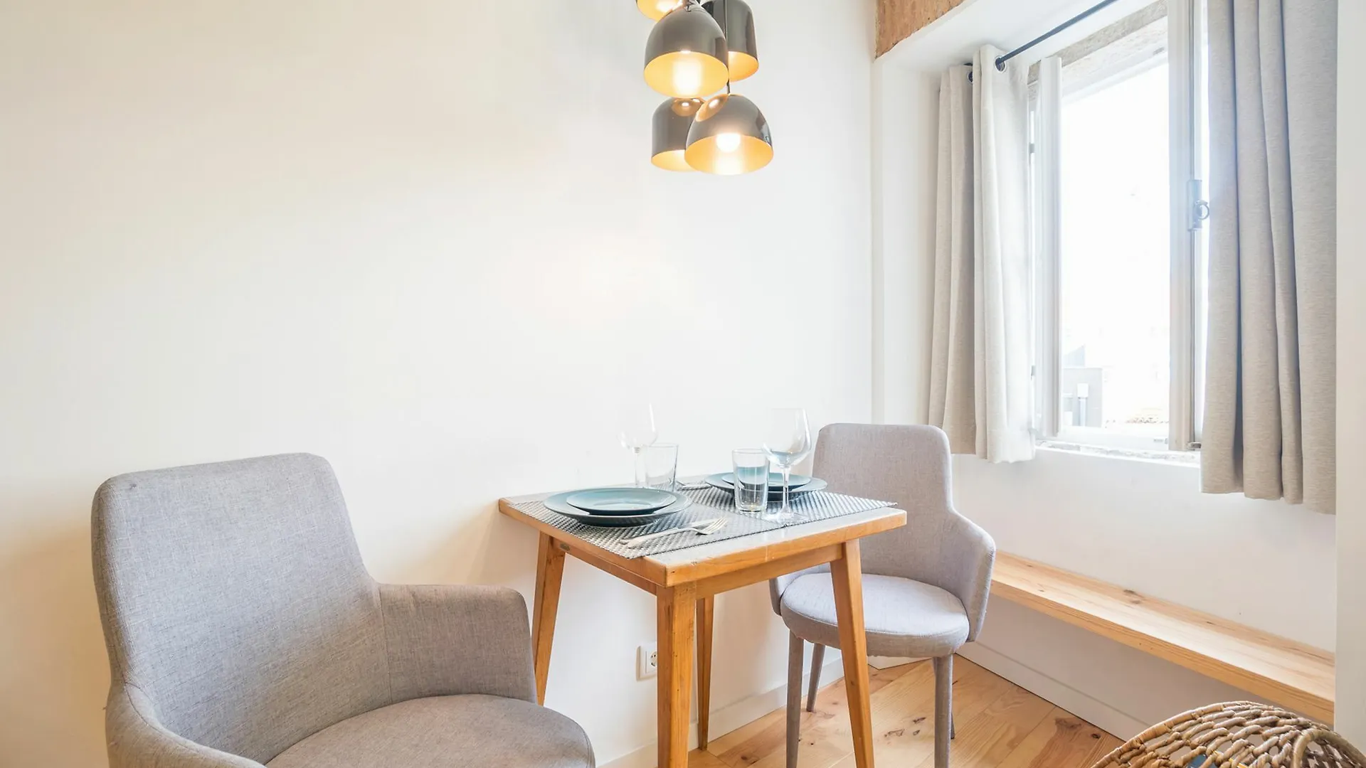 Largo Trigueiros Light-Filled Loft Apartment Lisbon